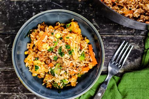 Reis Hackfleisch Pfanne mit Ajvar und Gemüse