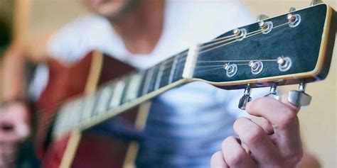 How to tune a guitar. Guitar tuning for beginners - Digital School