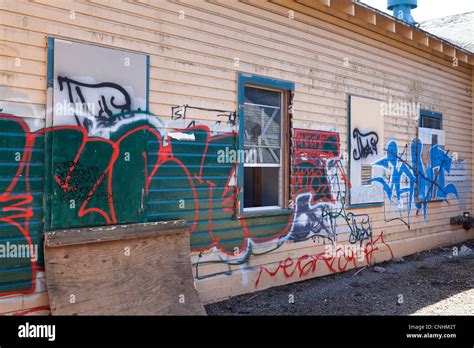 Graffiti Building Hi Res Stock Photography And Images Alamy