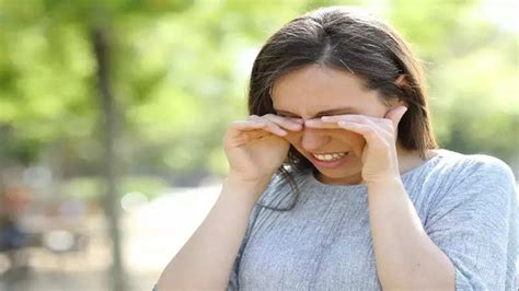 3 Reasons Why Your Eyes Are Itching And Some Hacks To Soothe Them