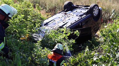 Vier Verletzte Bei Schwerem Unfall Auf Der B Shz