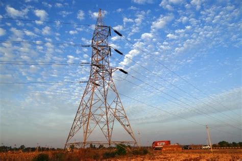 Kostenlose foto Wolke Himmel Linie Turm Mast Elektrizität Mond