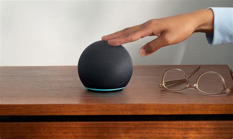 Echo Dot 5ª generazione modello 2022 versione internazionale