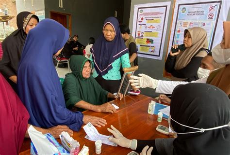 Peduli Kesehatan Masyarakat Prodi D Iii Tlm Unimerz Lakukan Penyuluhan