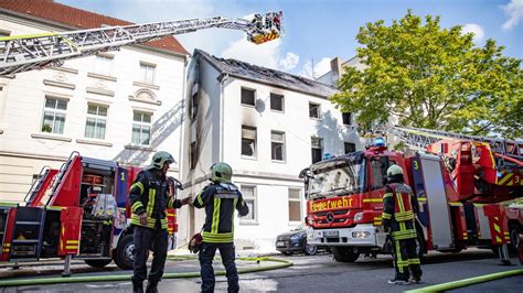 Gelsenkirchen Brand In Mehrfamilienhaus Sieben Schwer Verletzte