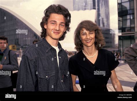 Charlotte Rampling Et Son Fils En Stock Photo Alamy