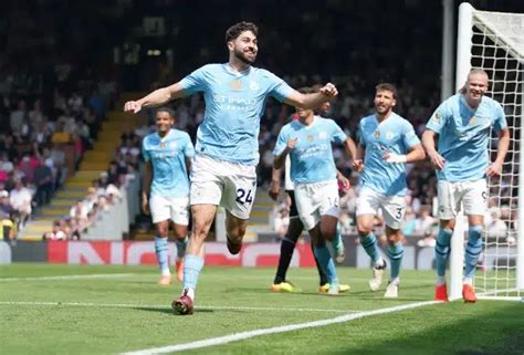 Manchester City Cruise Past Fulham 4 0 To Pile Pressure On Arsenal