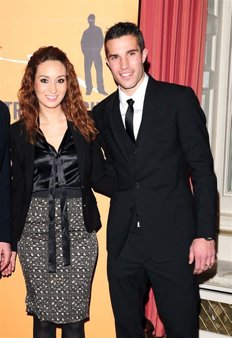 Football Stars: Robin Van Persie With Wife New BeautiFull Photos