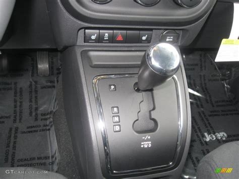 2011 Jeep Patriot Latitude 4x4 Transmission Photos