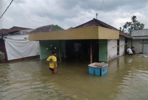 Korban Banjir Kali Lamong Keluhkan Lambatnya Respon Pemkab Gresik