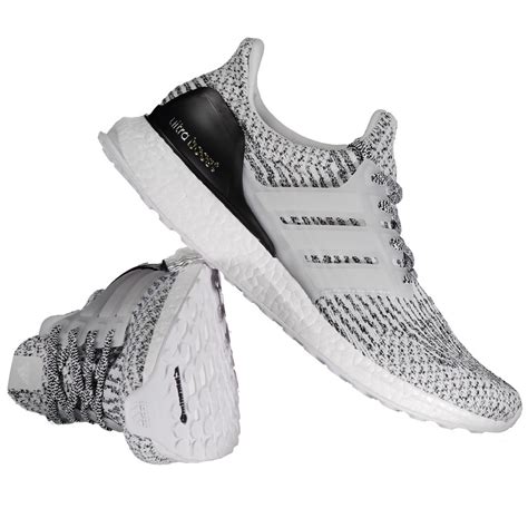 Tênis Adidas Ultra Boost Branco e Preto FutFanatics