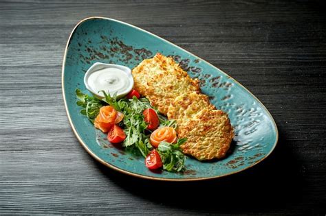 Plato Tradicional Ucraniano Y Bielorruso Tortitas De Patata Fritas