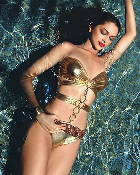 Deepika Padukone Hot In Bikini Hd