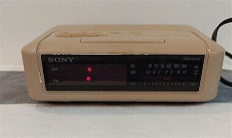 Sony DREAM MACHINE AM FM Alarm LED Clock Radio Beige ICF C240 Works