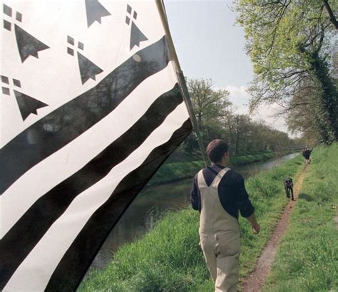 The "Breton flag" emoji failed by Unicode despite its success