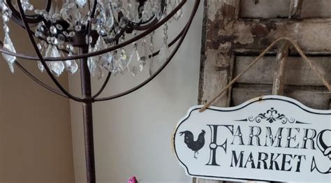 Quick And Easy Naked Cake With Edible Flowers The Striped Barn