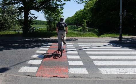 Rowerzysto zatrzymaj sie gdy masz zielone światło czyli bubel w