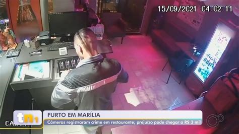 Criminoso Ataca Pedra Para Quebrar Porta De Vidro E Invade Restaurante