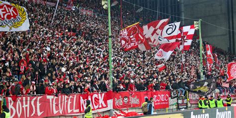 Dfb Pokal Fc Kaiserslautern Fc K Ln Der Betze Brennt