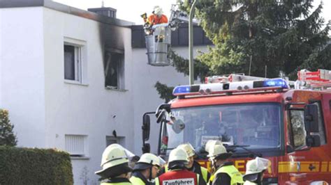 Feuer Im Wohnhaus Mann Verletzt