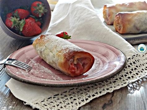 Fagottini Di Pasta Fillo Alle Fragole E Cioccolato