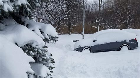 Christmas storm buries Erie, Pennsylvania, with record snowfall - CBS News