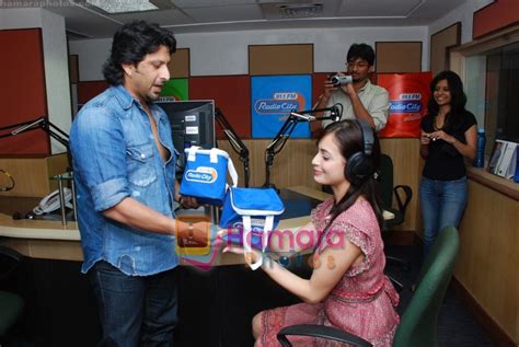 Dia Mirza Arshad Warsi Promote Hum Tum Aur Ghost On Radiocity In