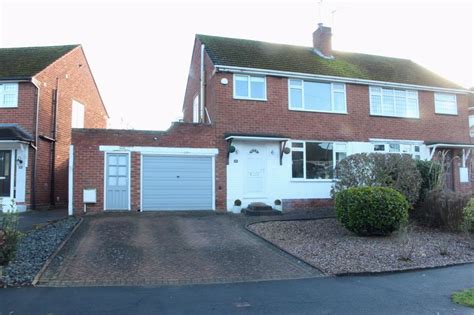 3 Bed Semi Detached House For Sale In Beachcroft Road Kingswinford Dy6