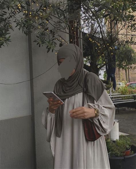 Sabr adlı kullanıcının Muslim girl panosundaki Pin Mütevazı moda