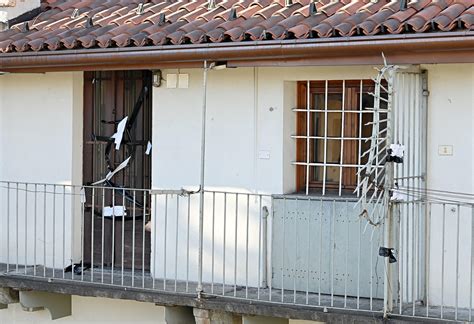 Bimba Caduta Dal Balcone A Torino La Vicina Di Casa Il Patrigno