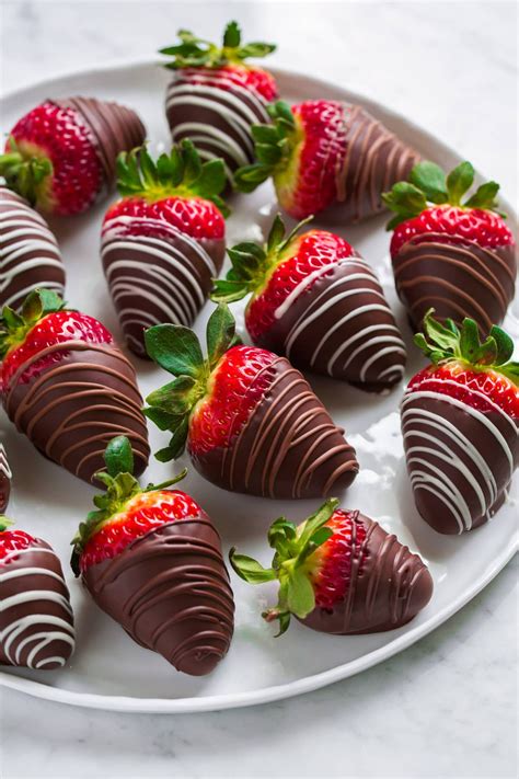 Easiest Chocolate Covered Strawberries These Only Require 3 Basic