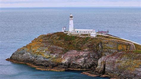 Great Anglesey Lighthouses To See (+ Beaches) - Backpackingman