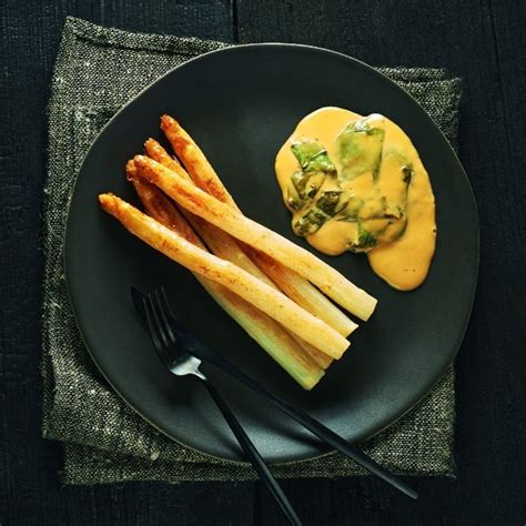 Recette Asperges R Ties Sauce Oseille Orange Marie Claire