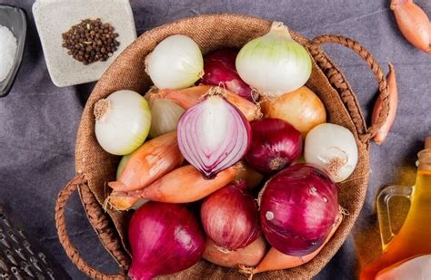 Qué beneficios tiene comer cebolla cruda para la salud