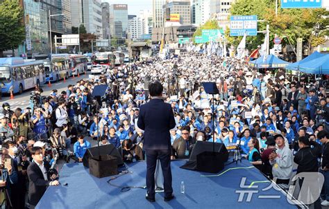 김건희 특검 촉구 장외집회 연설하는 이재명 민주당 대표 뉴스1