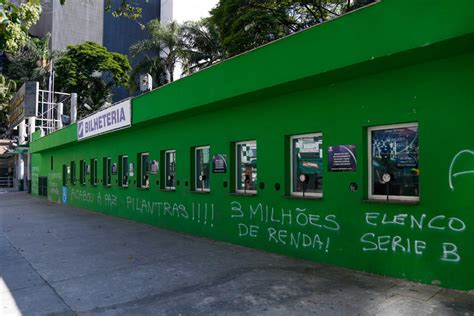 Muro Do Allianz Parque Pichado Ap S Derrota Acabou A Paz