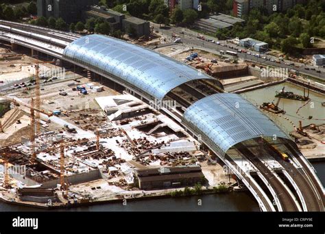 Berlin Main Train Station Hi Res Stock Photography And Images Alamy