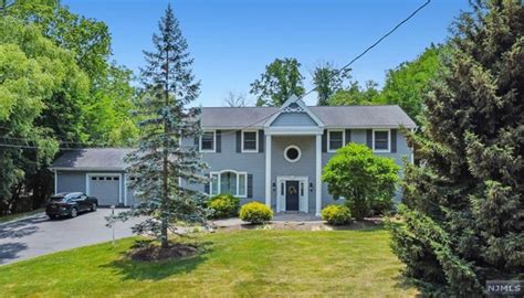 4 Tartan Rd Mahwah Nj 07430 Mls 23019208 Redfin