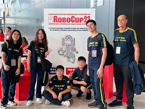 Objetivo traz ouro e bronze do maior torneio mundial de Robótica