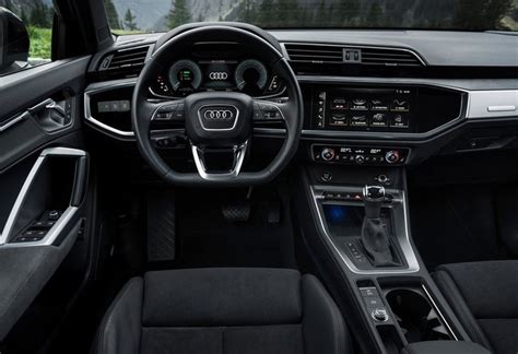 Dimensions Audi Q Tfsi S Tronic Attraction Moniteur Automobile