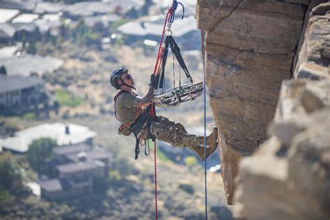 Boise Firefighters Train Idahos Civil Support Team On Rope Rescue