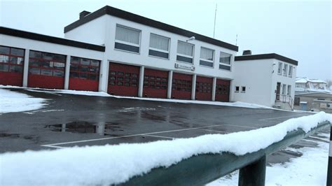 Feuerwehr hat Schulgebäude im Blick