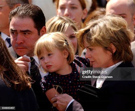 27 Funeral Services For Robert Urich Stock Photos, High-Res Pictures, and Images - Getty Images