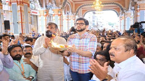 Shiv Sena Ubt Leader Aaditya Thackeray Visits Punes Shrimant