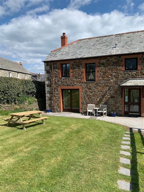 Three Bedroom Holiday Cottage In Cornwall Cottages For Rent In Saint