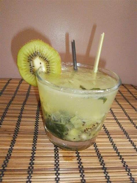 Caipiroska Au Kiwi Cocktails Kiwi Ethnic Recipes