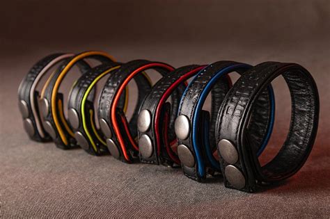 Anillo Brazalete S M Negro Rojo Horny Dude Leather DIVINO PLACER