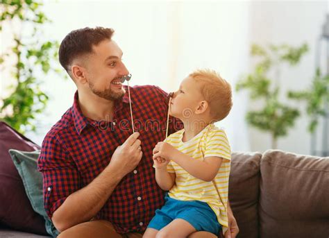 Dia Do S Do Pai Filho E Paizinho Engra Ados Felizes Da Fam Lia