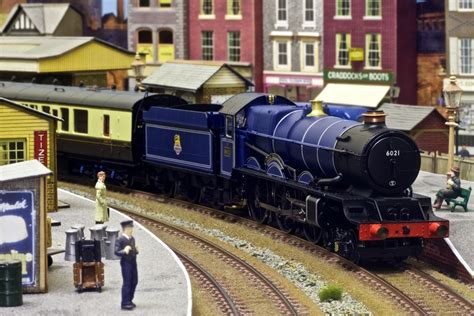 Swansea Railway Modellers Group — Review Hornby Tts Sound King Class