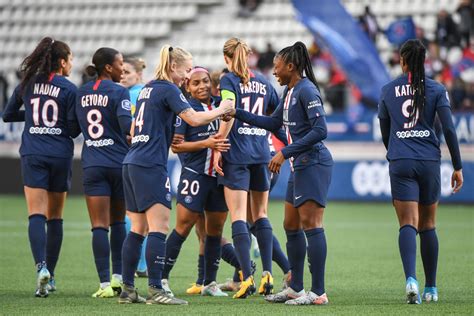 Le Psg R Pond L Ol En Expliquant Que Le Match Des F Minines Est